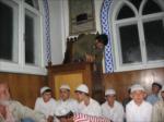 mustafa hutbeye haz�rlan�y��:))...