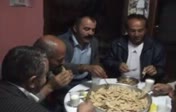 LAT�F KEND�R�N EV�NDE HINGEL PART�...