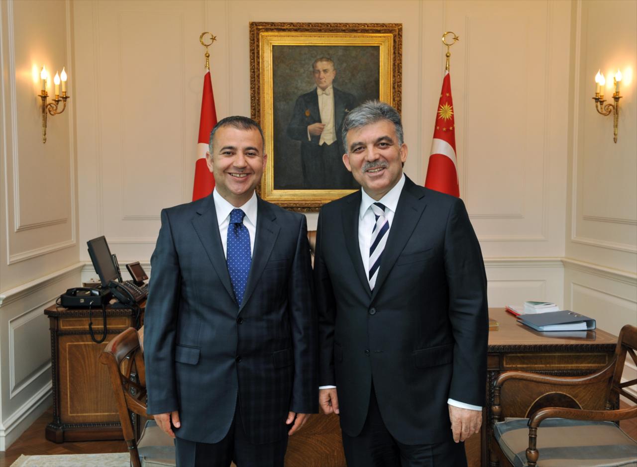 CUMHURBA�KANI GÜL,MARA�DER YÖNET�M�N� MAKAMINDA......