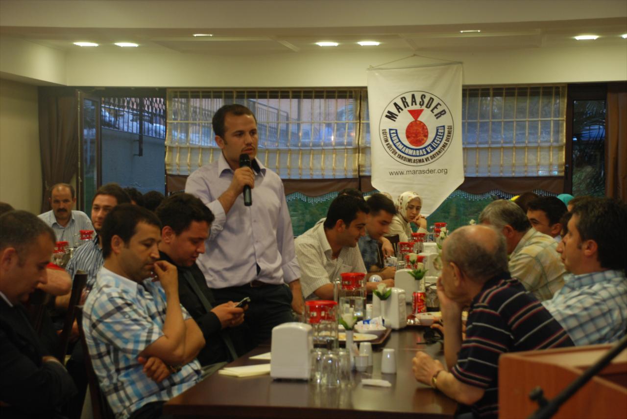 Mara�der  Mezun Bursiyer Ö�rencileri �le Yemekte......