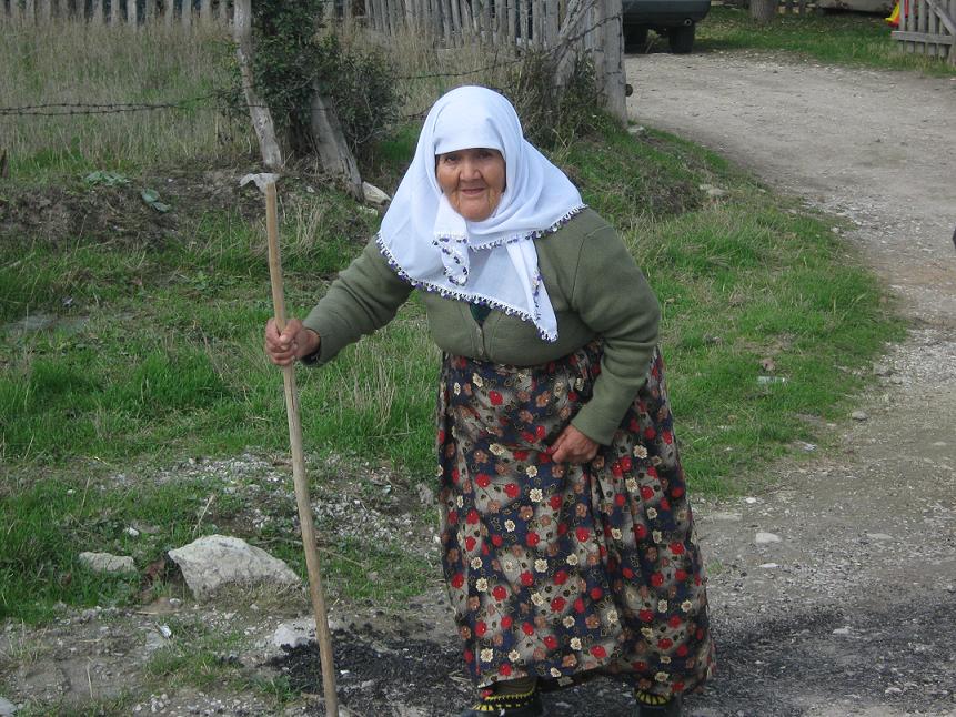 �MAM AY�ES�...